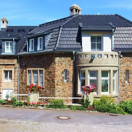 Denkmalgeschuetzte De Velde-villa Hagen (Arnsberg)